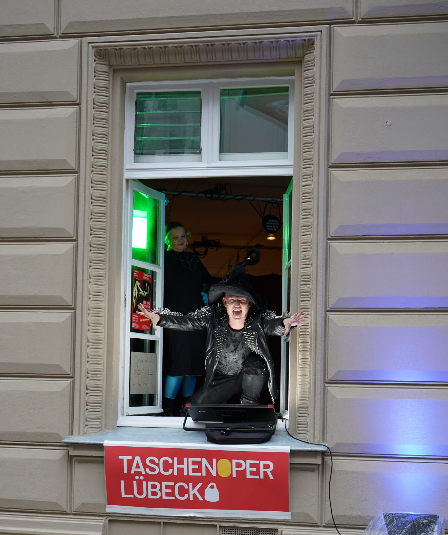  (Bild 2 von 4)